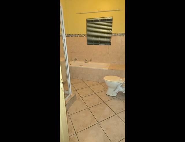 3 bed property to rent in BELLAIRSPARK